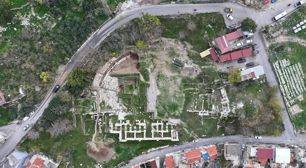 Agora ve amfi tiyatro kazıları ile Kemeraltı-Kadifekale aksında bir rota öngörülüyor