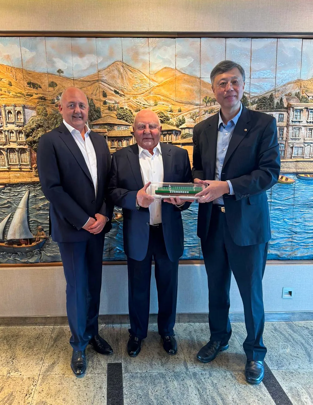 Arkas Holding Başkan Yardımcısı Bernard Arkas, Yönetim Kurulu Başkanı Lucien Arkas ve Evergreen Dünya Başkanı K. H. Wu