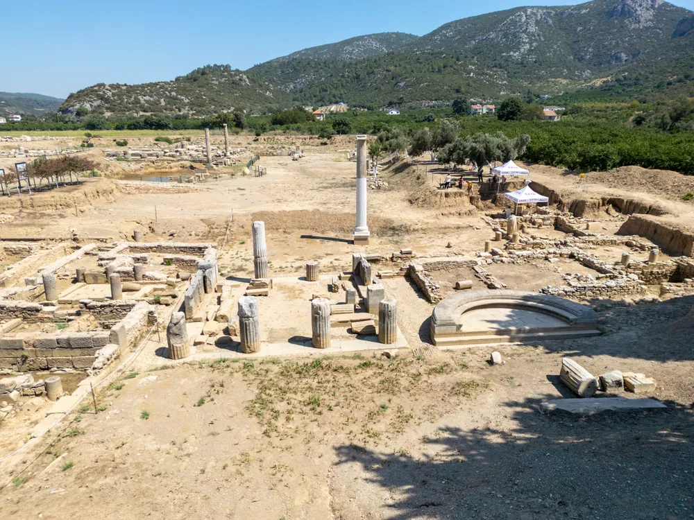 Kazı çalışmaları ile uzun yıllar sessizliğe bürünen antik çağın bilgelik merkezi geleceğe taşınıyor