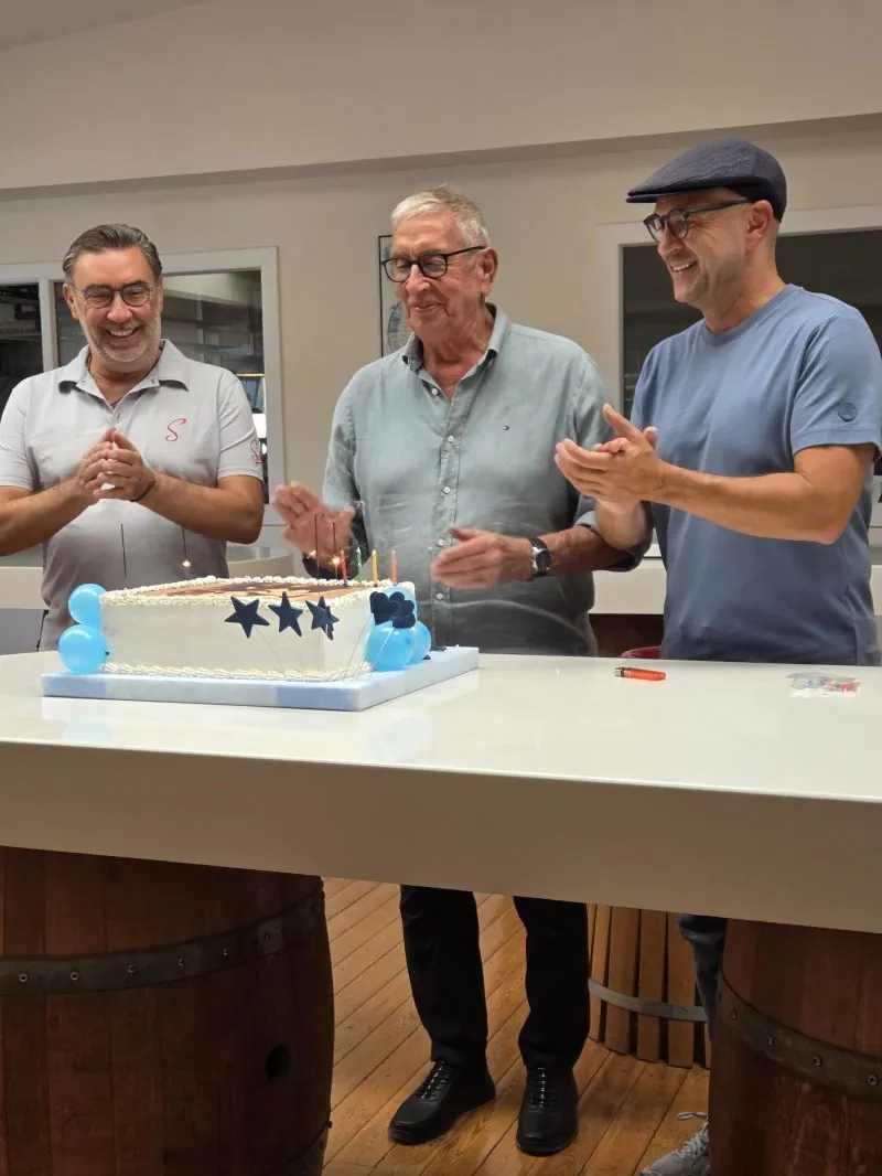 Sevilen'in ortaklarından Coşkun Güner (ortada) ve Enis Güner (sağda)