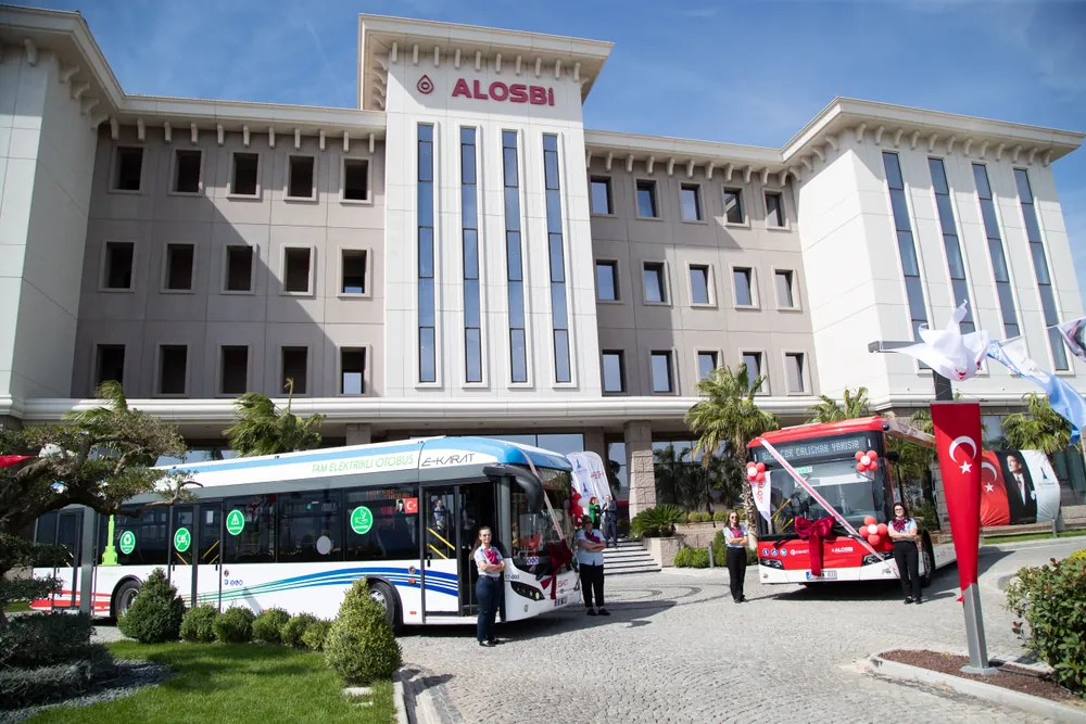 Bölgeye ulaşımı sağlayacak otobüslerin şarj istasyonlarında da yenilenebilir kaynaklardan üretilen enerji kullanılacak