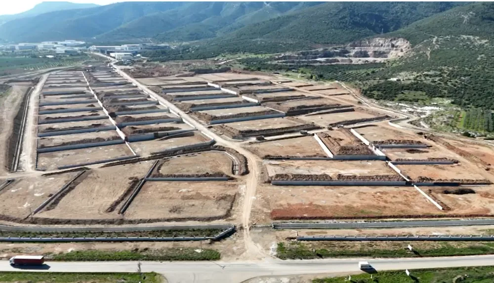 Torbalı'da mobilyacıların yer alacağı genişleme sahasında altyapı çalışmaları sürüyor