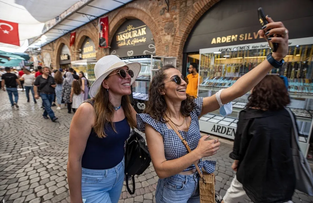 İzmir'in tarihi merkezi olarak Kemeraltı'nın planlanması önem kazandı