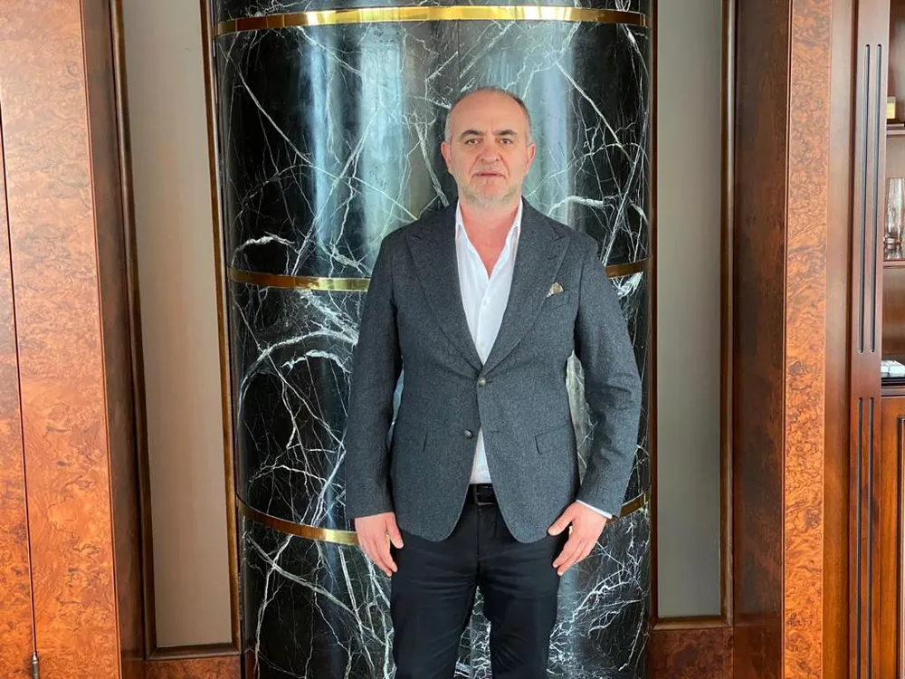 İzmir Ticaret Odası Yönetim Kurulu Üyesi Abdullah Salkım, kiralık gelinlik modasının da üretime darbe vurduğunu söyledi