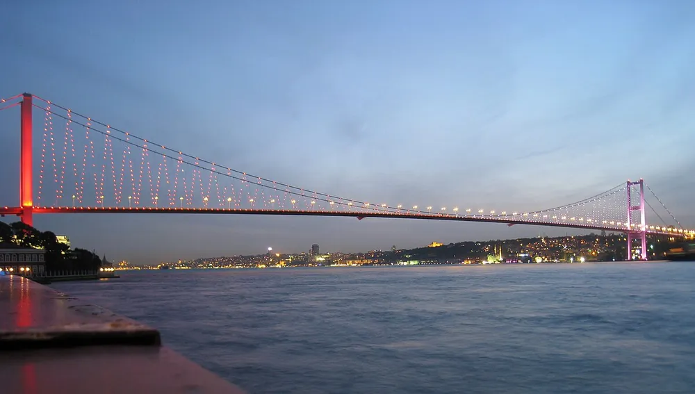İstanbul'daki iki köprünün yanı sıra çok sayıda otoyolun da özelleştirilmesi gündemde