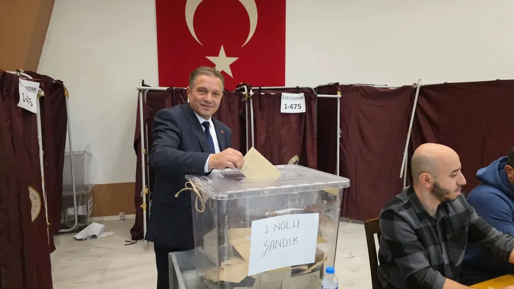 İzmir Pastacılar Odası Başkanı İlhan Esen bir kez daha başkanlık koltuğuna oturdu