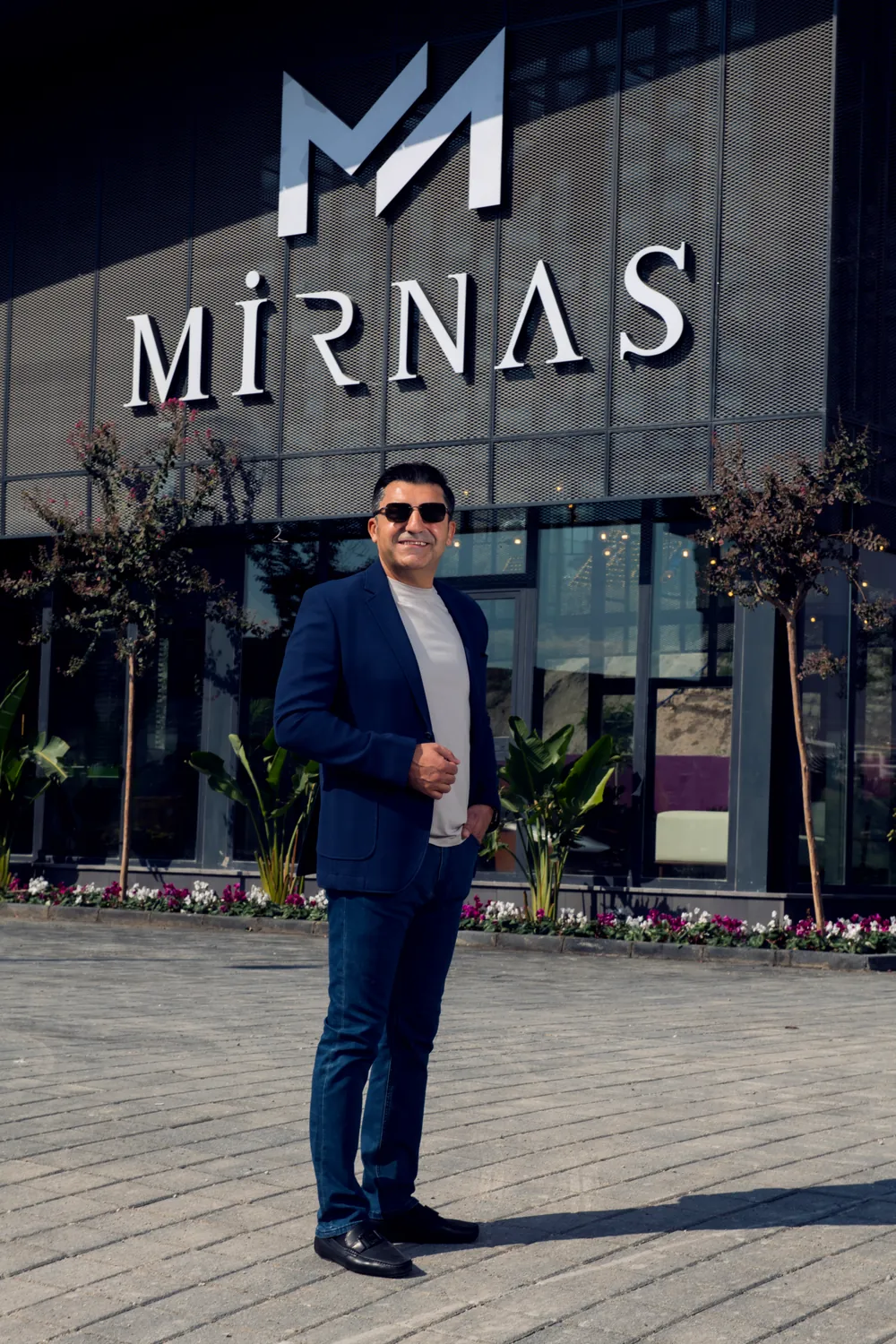 Atlıhan, projelerinin İzmir havasını ve İzmir'de yaşayan insanların zevklerini yansıttığını söyledi