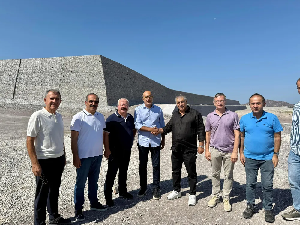 Dünya Bankası heyetini, Bölge Başkanı Mehmet Şahin Çakan, Yönetim Kurulu Üyeleri Ercan Korkmaz, Hayrettin Uçak ve Müteşebbis Heyet Üyeleri Şener Kırıkkaya ve Birol Celep ağırladı