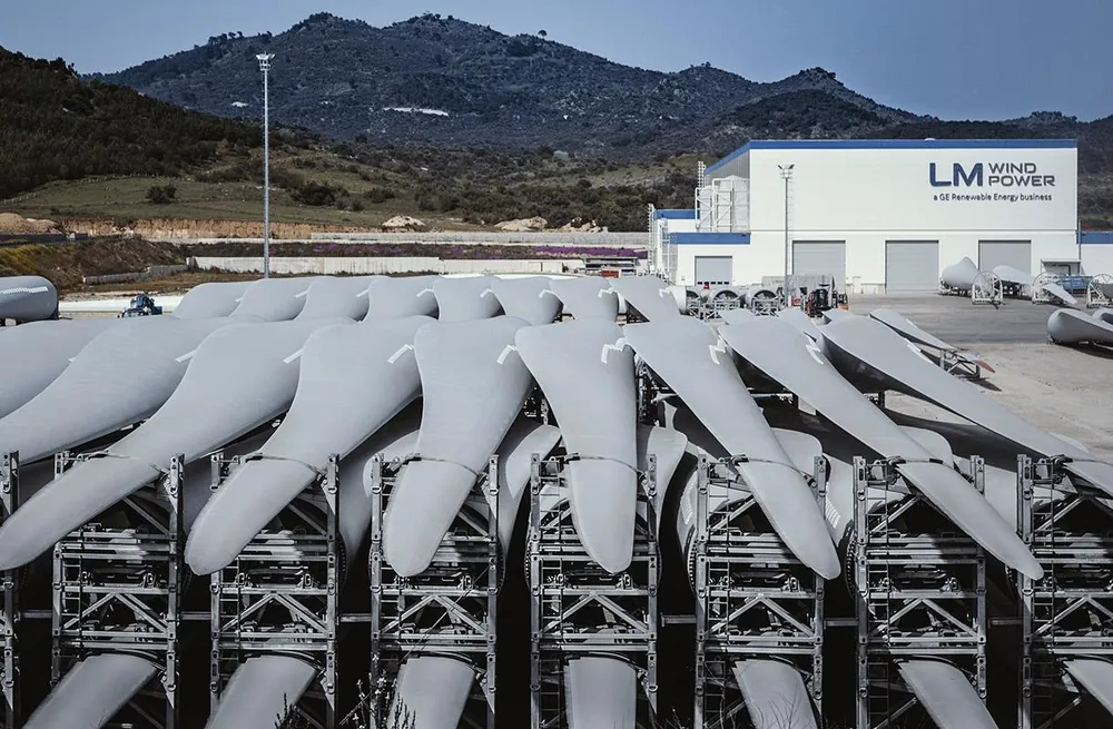Bergama'da Ateş Çelik'in sahibi olduğu eski kanat fabrikasını Enercon kiraladı