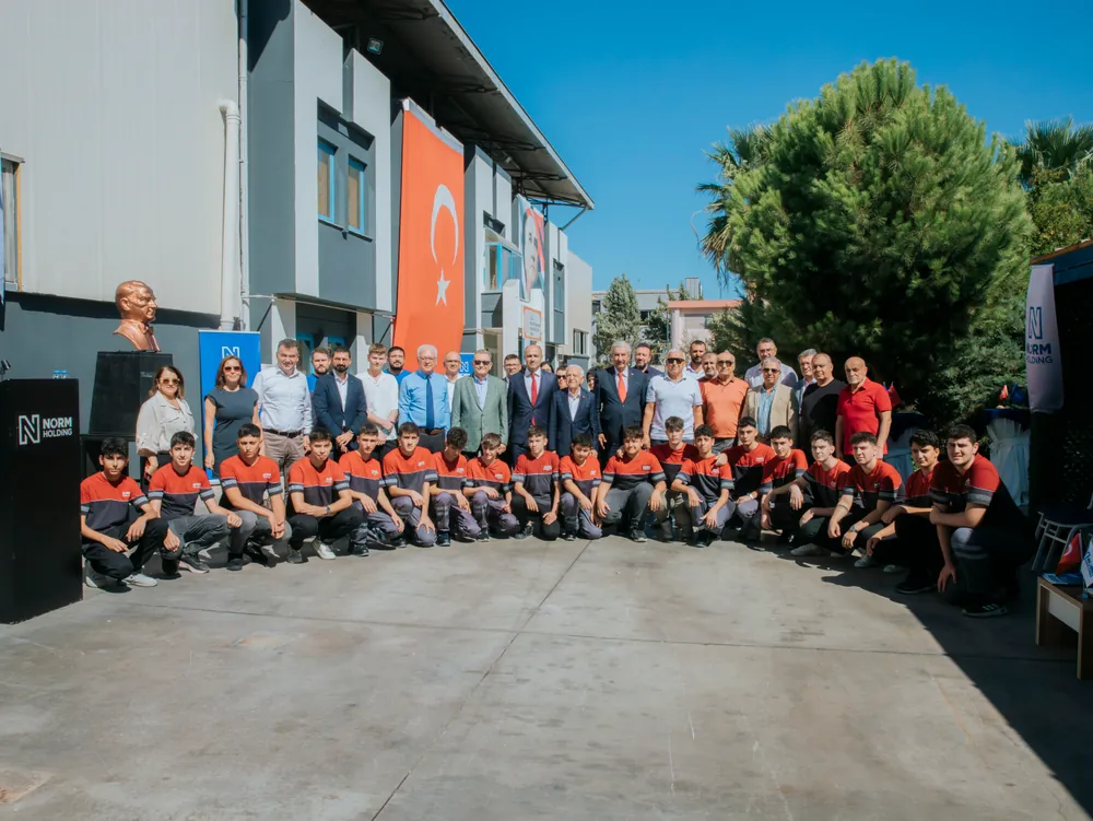 Norm Holding Onursal Başkanı Nedim Uysal, öğrenciler ve öğretmenlerle bir araya geldi