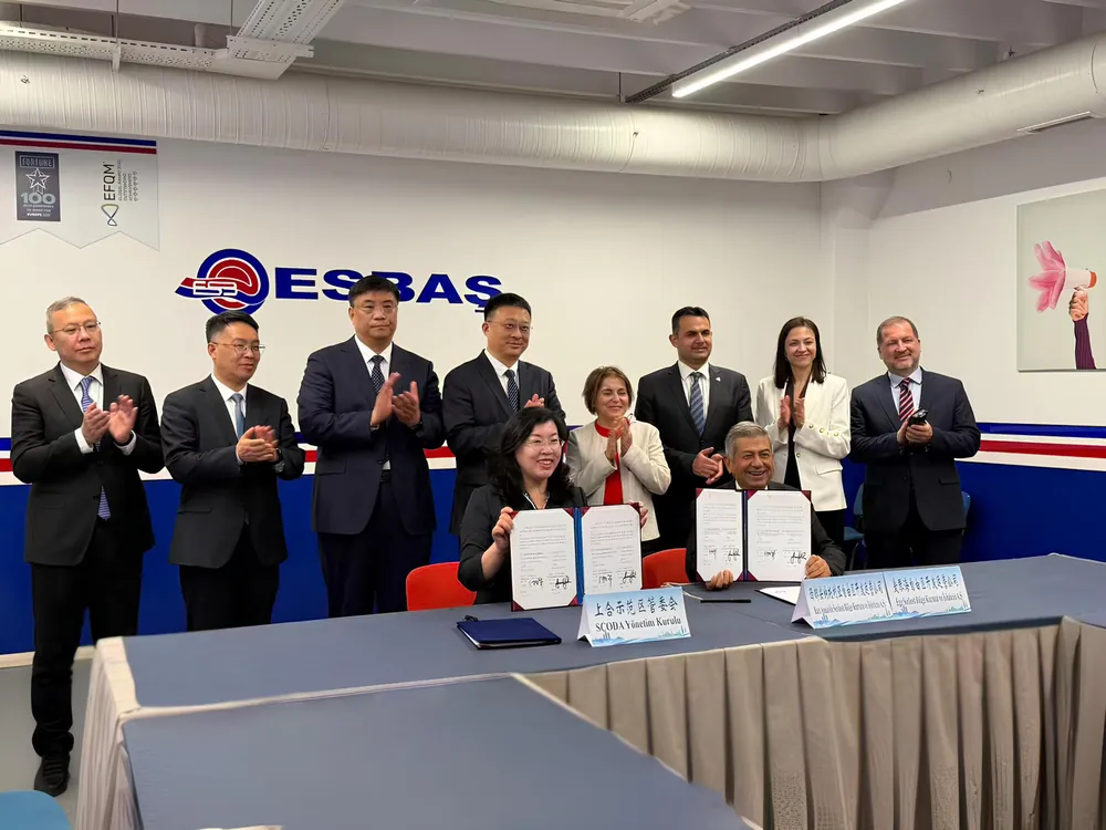 İş birliği Mutabakatını ESBAŞ ve BASBAŞ Yönetim Kurulu Başkan Vekili ve CEO’su Dr. Faruk Güler ile Şangay İşbirliği Örgütü Gösteri Bölgesi Yönetim Komitesi Başkan Yardımcısı Fu Zohnghua imzaladı
