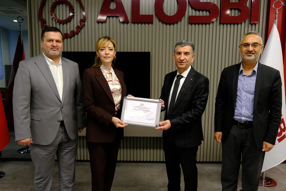 ALOSBİ Yönetim Kurulu Başkanı Haluk Tezcan, Yeşil OSB sürecinde yaptıkları çalışmaları tekreferans.com İmtiyaz Sahibi Erhan Gülenç ve Genel Yayın Yönetmeni Sinan Doğan'a anlattı