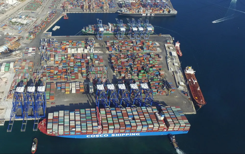 Çinliler Pire Limanı'nı Avrupa için ana aktarma merkezi olarak kullanıyor