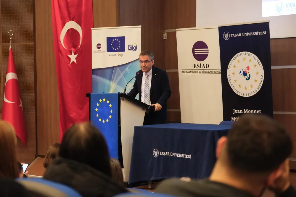 Yaşar Üniversitesi Rektör Yardımcısı Prof. Dr. Yiğit Kazançoğlu