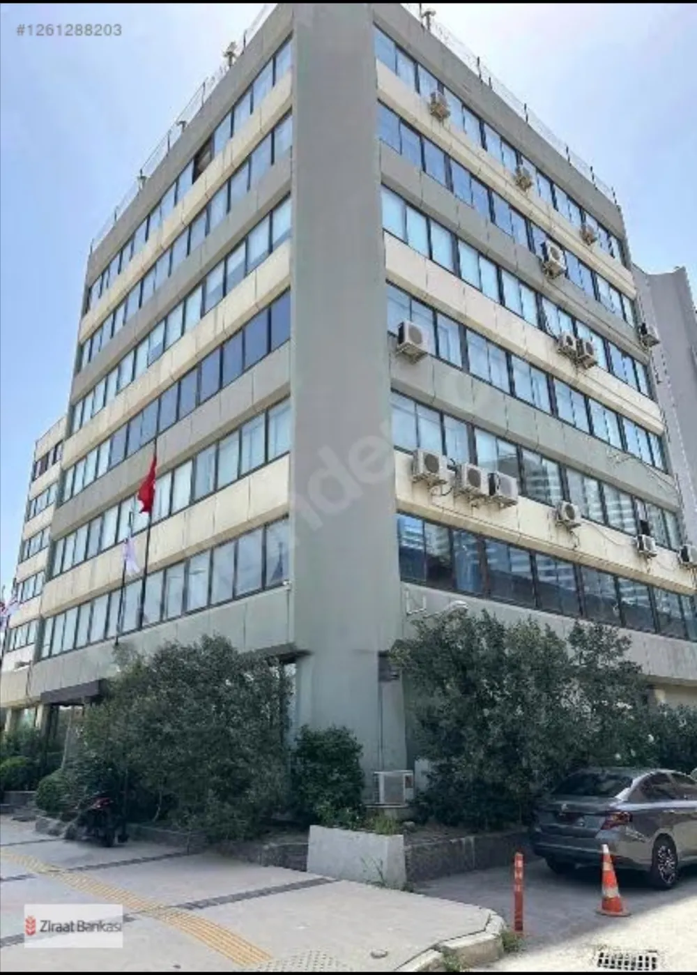 Hürriyet Gazetesi'nin eski binası İzmir'in en değerli bölgesinde yer alıyor