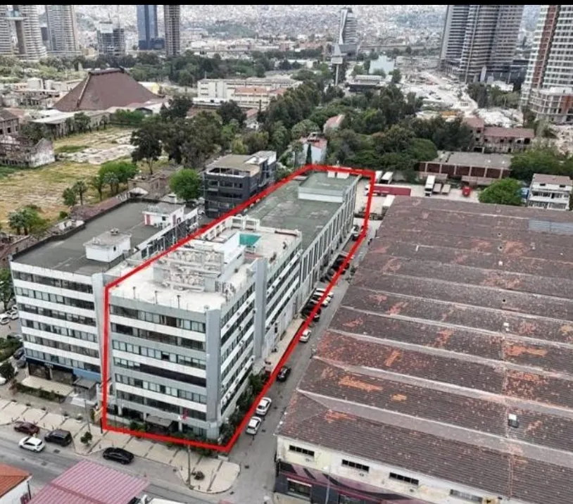 Eski gazete binasının olduğu bölge, İzmir'in yeni gökdelen merkezi haline geldi