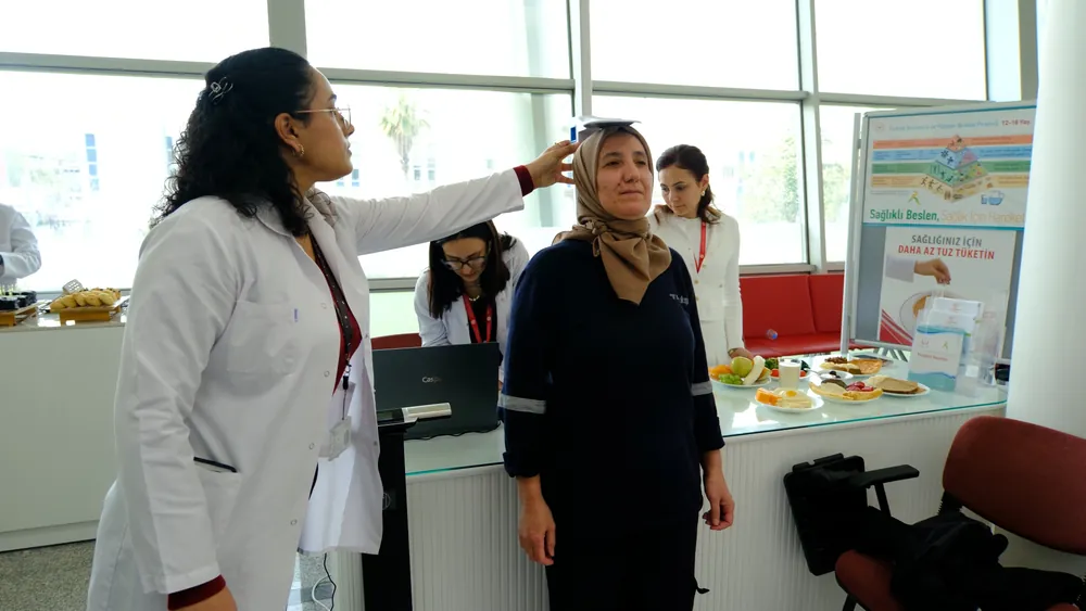 Bölgedeki kadın emekçiler, sağlık durumlarını öğrenmenin mutluluğunu yaşadı