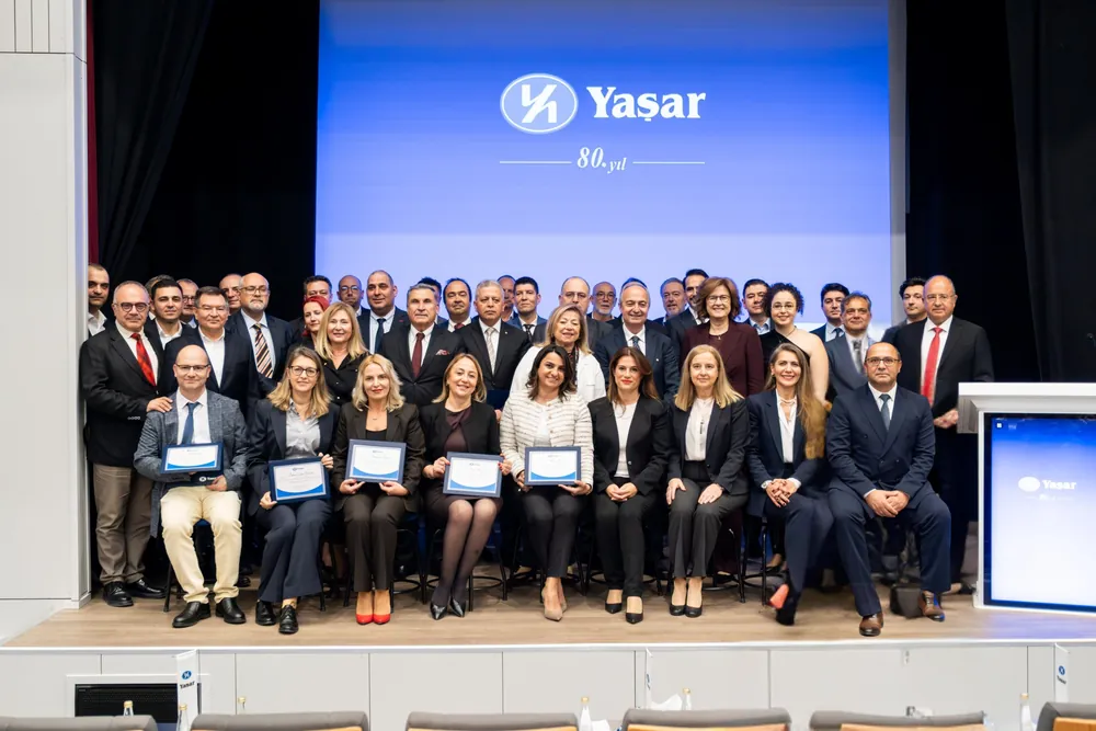 Yaşar Topluluğu’nda 5, 10, 15, 20, 25, 30 kıdem yılını tamamlayan çalışanlara kıdem sertifikaları takdim edildi.
