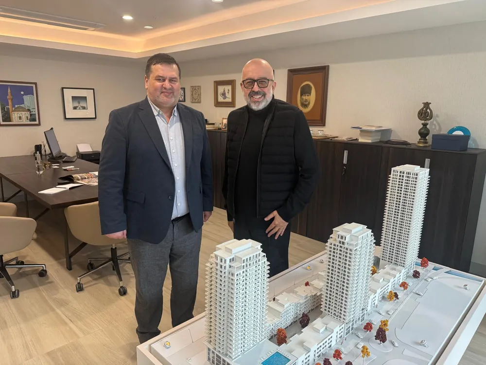 İş insanı Selim Gökdemir, Tekreferans.com İmtiyaz Sahibi Erhan Gülenç'e İzmir ile ilgili projelerini anlattı