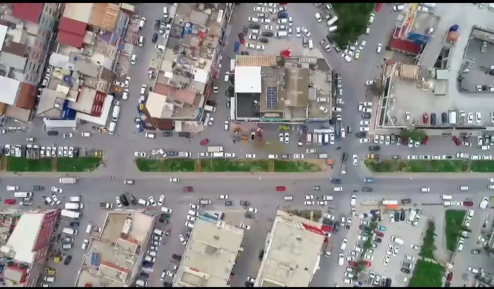 Trafik problemi ve düşen iş hacimleri, çarşı esnafını derin derin düşündürüyor