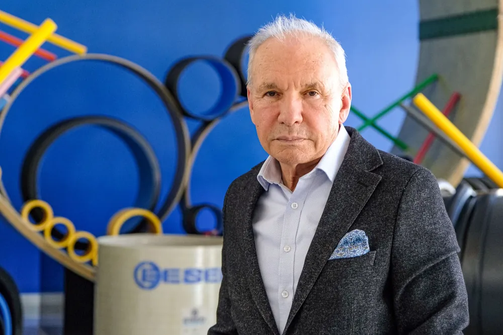 Menemen Plastik İhtisas Organize Sanayi Bölgesi Başkanı Salih Esen, Petkim'in sanayici üzerinde bir yük haline geldiğini savundu