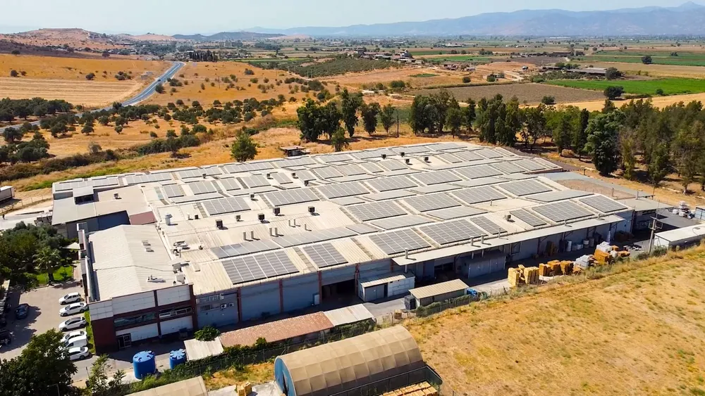 Bölge yönetimi ve bölge yatırımcıları, GES ile kendi enerjilerini üretiyorlar