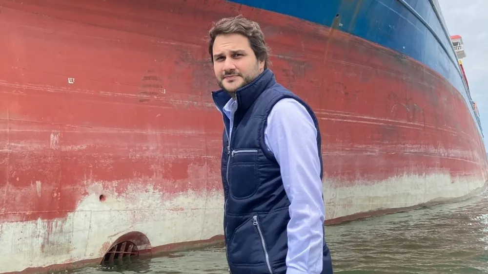 Aliağa Nemrut bölgesindeki gemilere kılavuzluk hizmeti için düzenlenen ihaleyi ünlü tankerci Yaman Şen kazandı