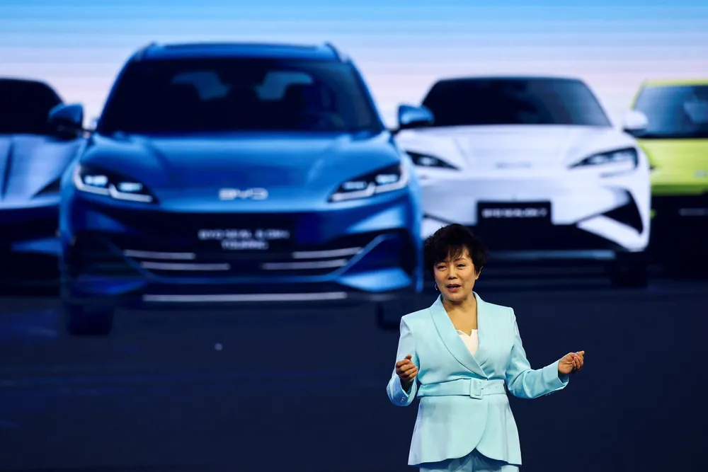 BYD Otomotiv Başkan Yardımcısı Stella Li, bu yıl Macaristan, 2026 yılında Türkiye fabrikalarının üretime geçeceğini açıkladı