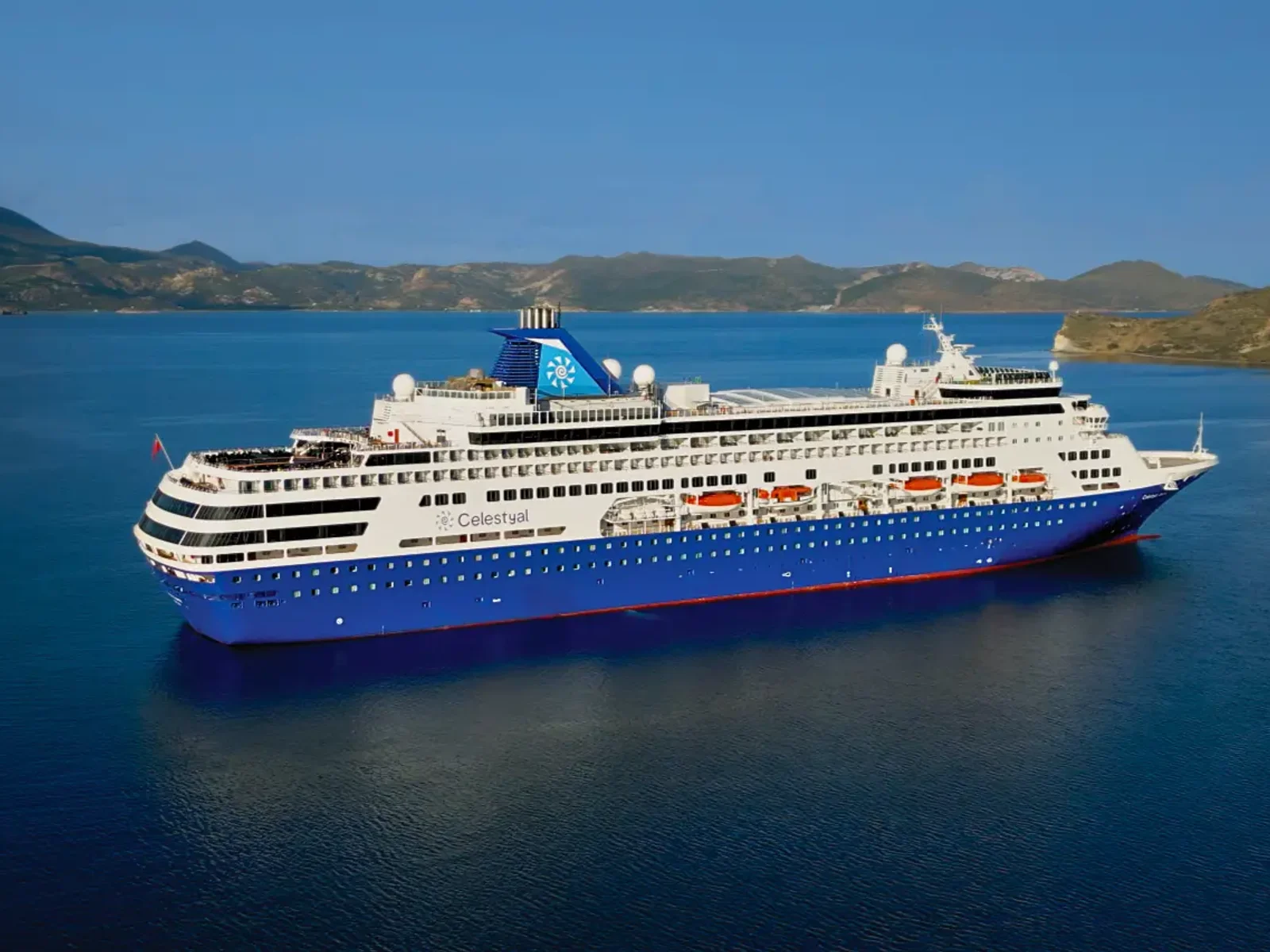 Celestyal firmasının iki gemisi Kuşadası'na haftada iki sefer yapacaktı