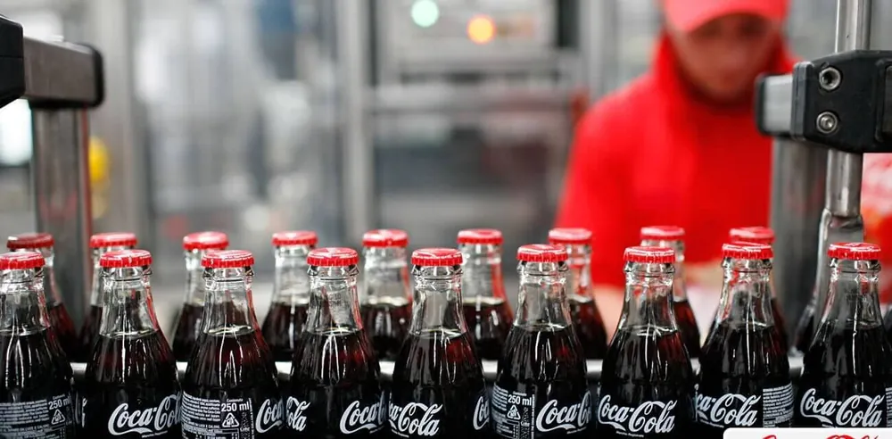 Uluslararası bir içecek şirketi olan Coca Cola İçecek'in Türkiye'deki yedi fabrikasından biri Kemalpaşa'da