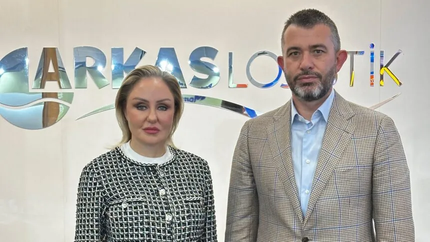 Arkas Holding Yönetim Kurulu Başkan Yardımcısı Diane Arkas Göçmez ve eşi Onur Göçmez