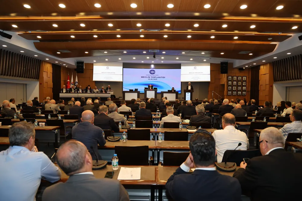 Dün hareketli geçen EBSO Ağustos Ayı Meclis Toplantısı'nda Meclis Üyeleri arasında seçimlerle ilgili konuşmalar da yapıldı