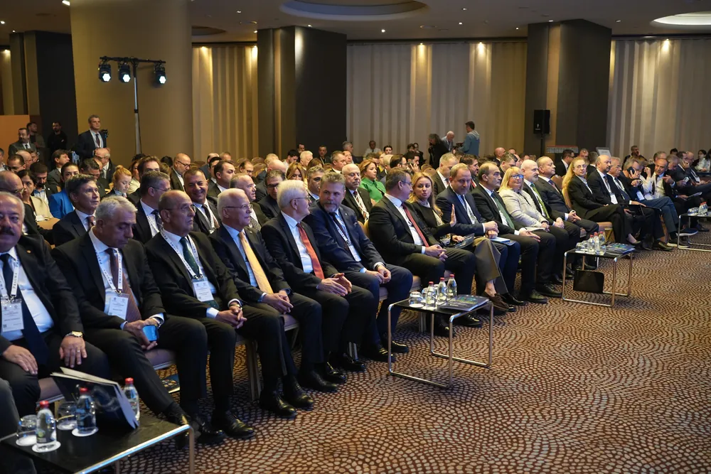 ESİAD Yatırım Zirvesi'ne iş dünyası büyük ilgi gösterdi