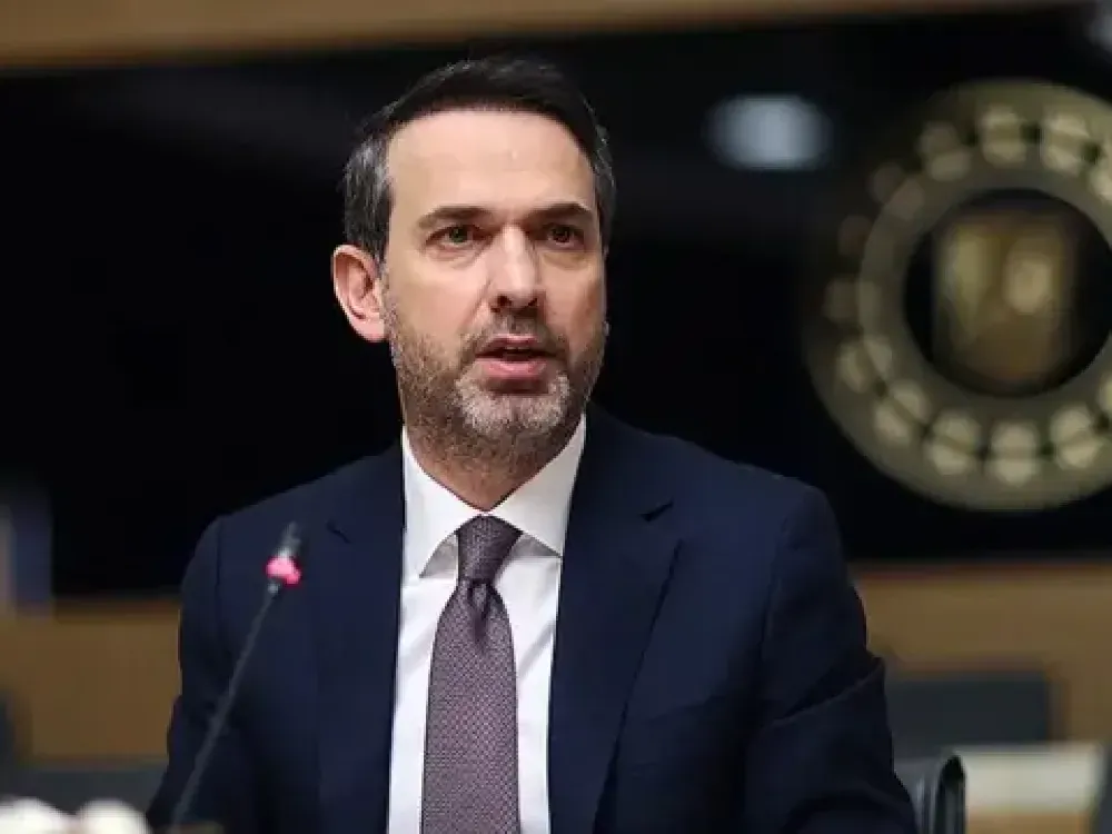 Bakan Bayraktar'dan elektrik ve doğalgaza zam sinyali