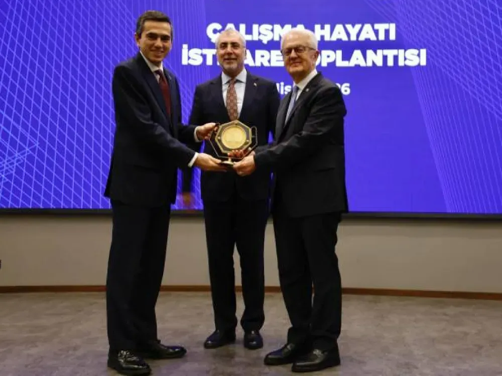 Kamu ve işveren, istişare için İzmir Ticaret Odası’nda buluştu
