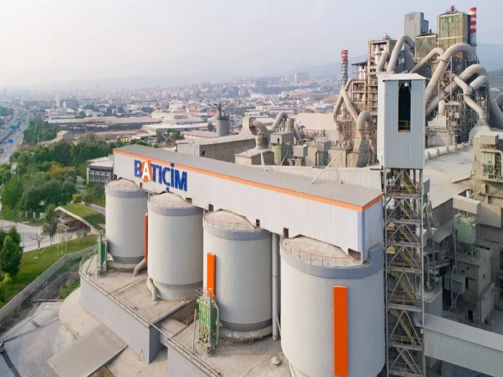 İzmir'in çimento devinden 9,5 milyar TL'lik hisse hamlesi