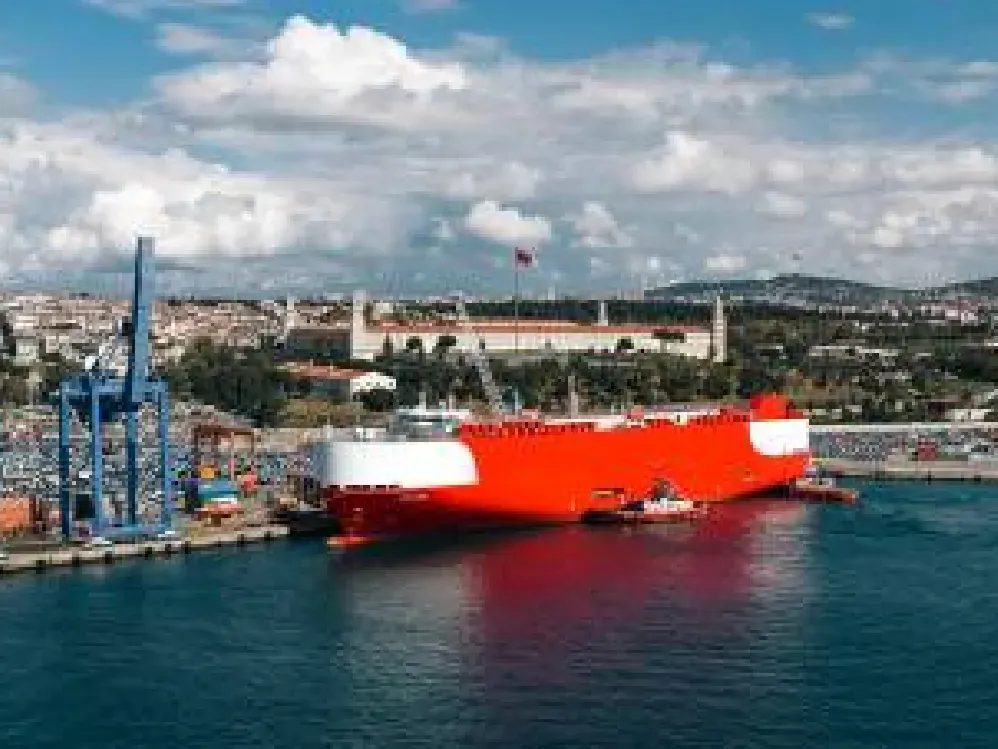 İzmirli iş insanının ortağı olduğu firma iki yeni gemi aldı