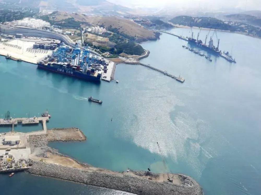 İzmir'de büyük kapışma... Bir körfezde üç dev liman çarpışıyor!