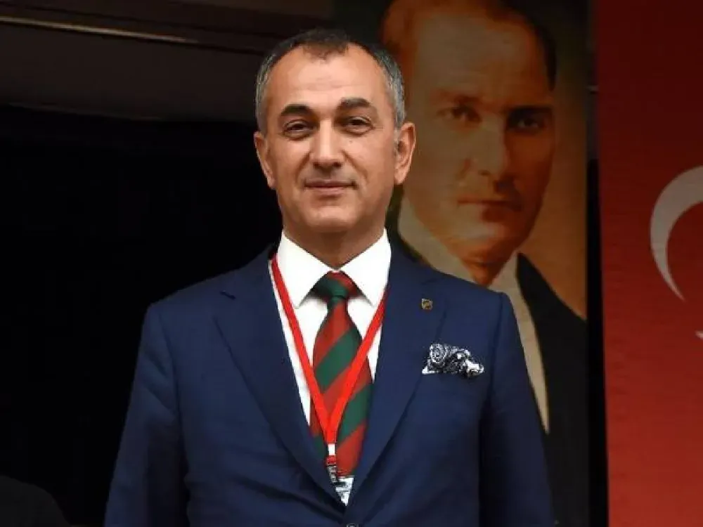 Flaş gelişme: Mavişehir krizi büyüyor… Azat Yeşil istifa etti