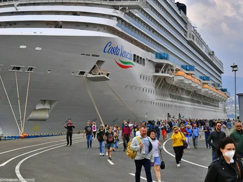 Kruvaziyerde Türkiye rekor kırdı, İzmir dibe vurdu