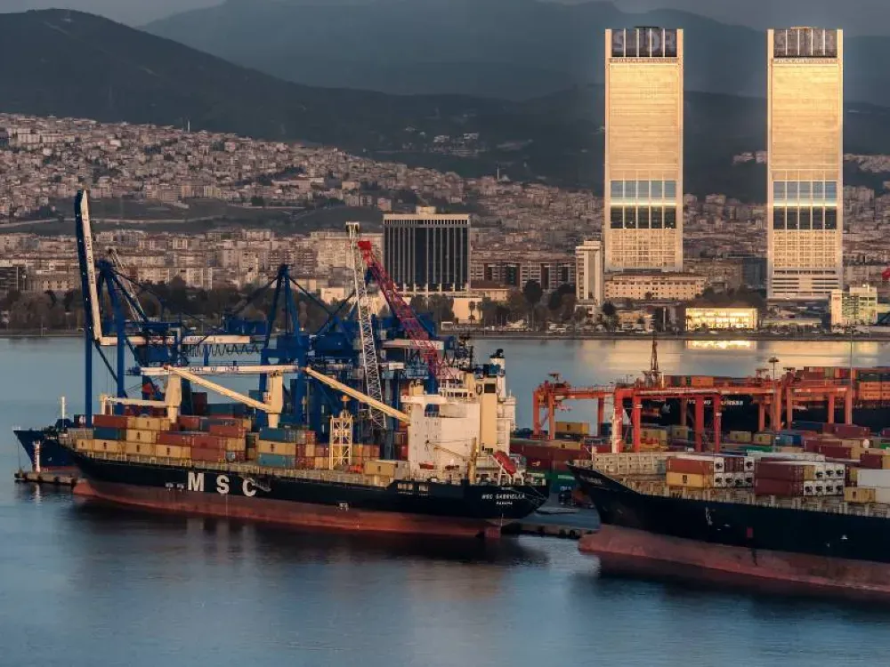 Alsancak Limanı kar gibi eridi... 2025'te tarihi dibe demir attı