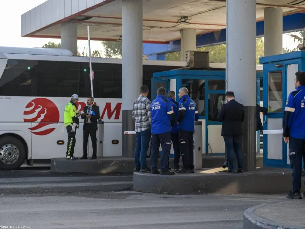 Büyükşehir'den İzmir Otogarı'na haciz 