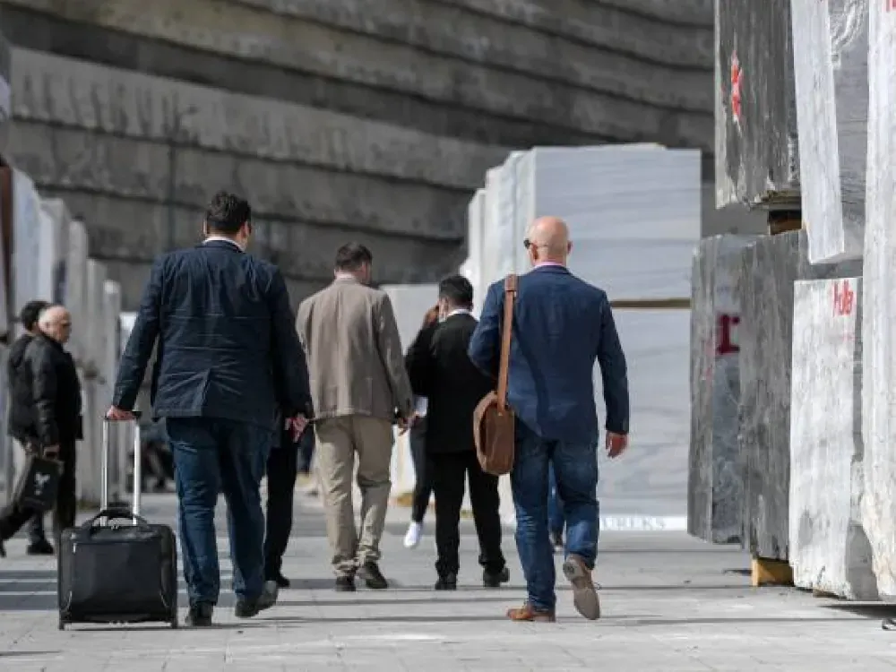 İzmir'in  dev fuarına savaş gölgesi... İhracatçı erteleme istiyor