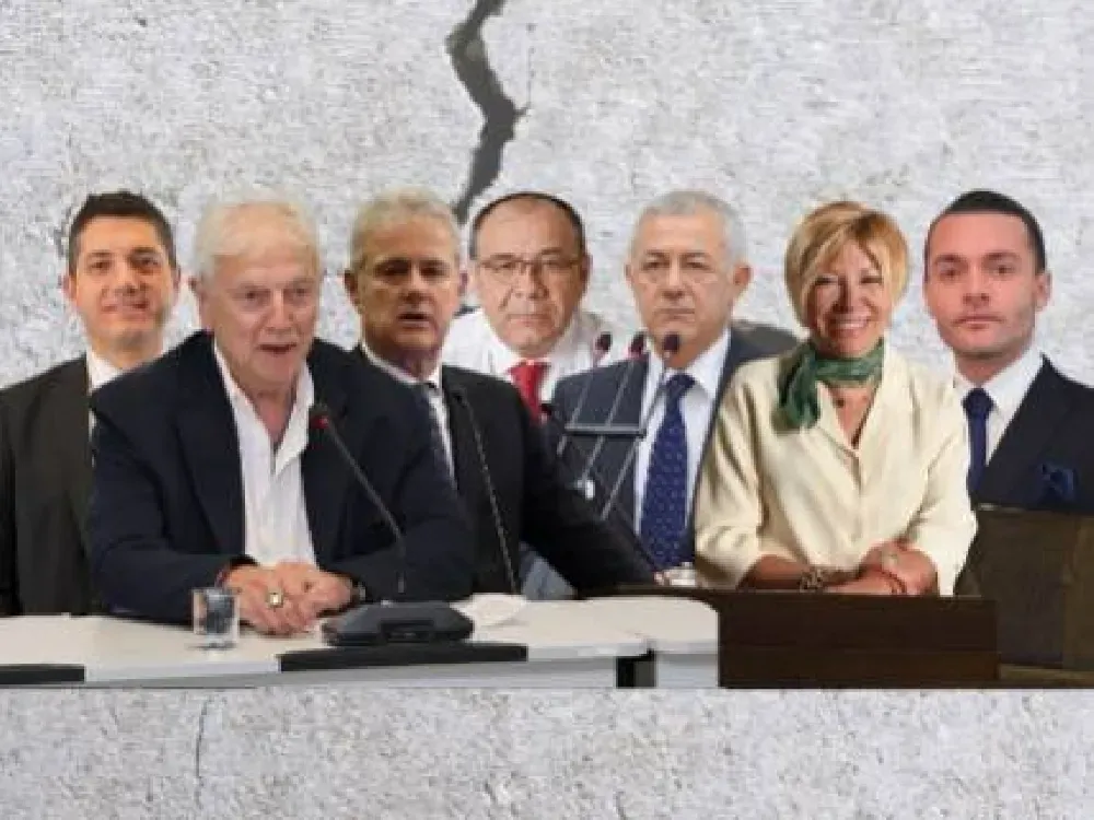 Büyük protesto gerçekleşti... Başkanlar Kurulu sadece 7 kişi ile toplanabildi