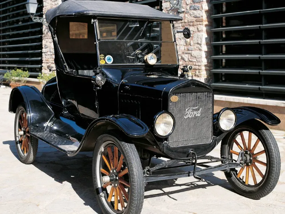 Peaky Blinders’ın klasik otomobilleri Rahmi M. Koç Müzesi’nde
