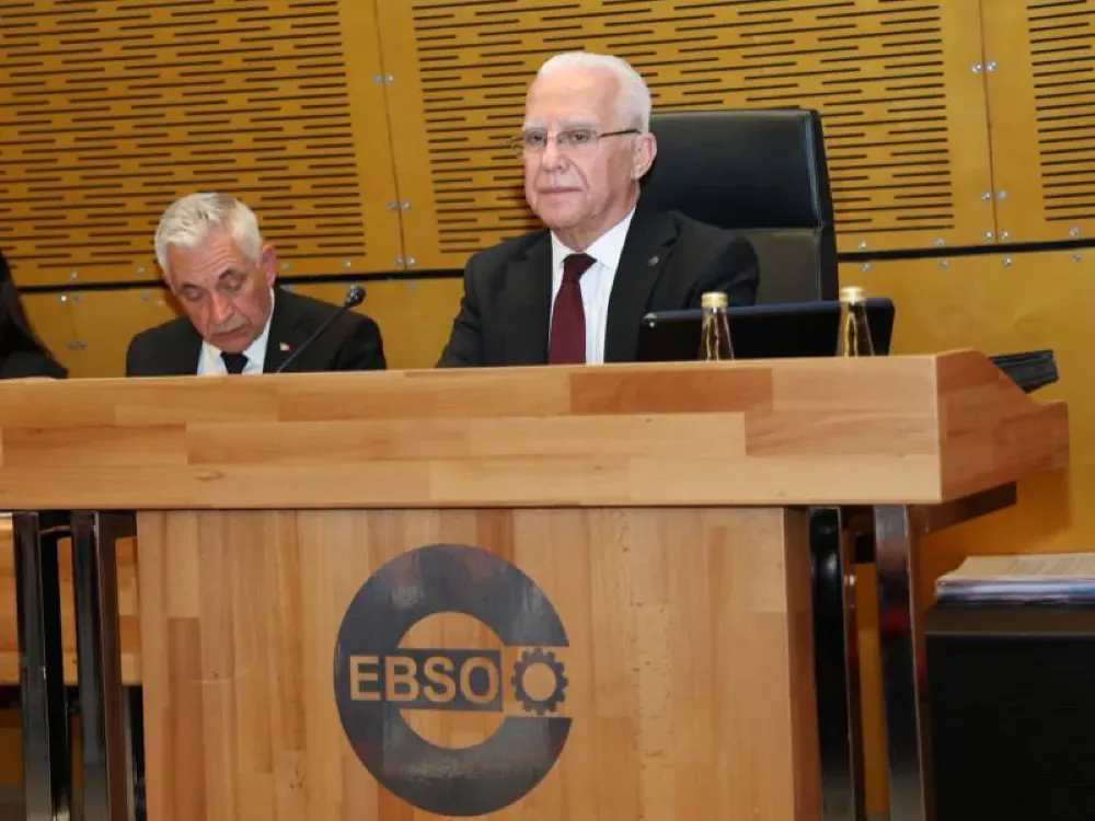 Makineciye çifte kıskaç: Çinli istila ediyor, yabancı bedava istiyor