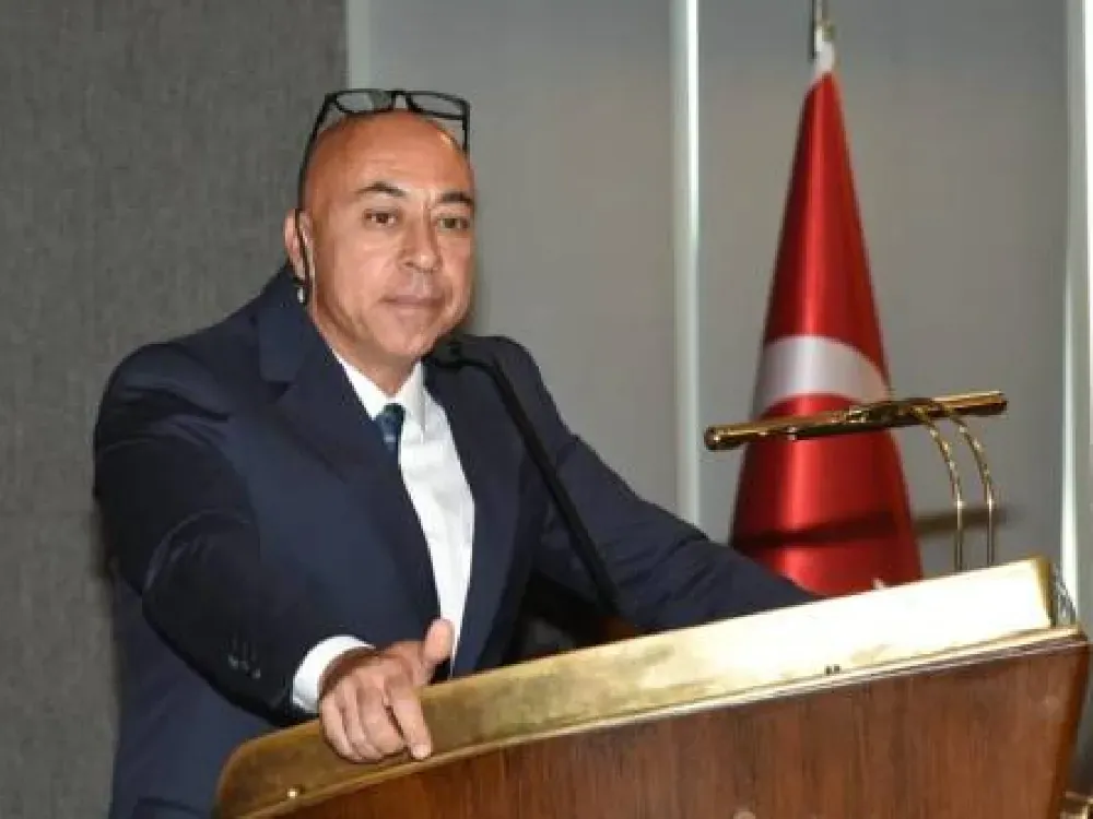 Denizciler turizmcilere yüklendi: Limanı bırakın Hilton'a bakın!