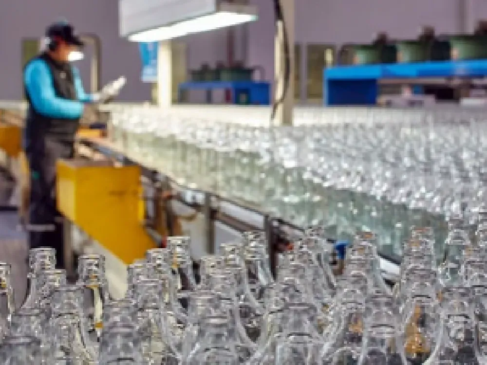 Şişecam Macaristan fabrikasını ateşledi