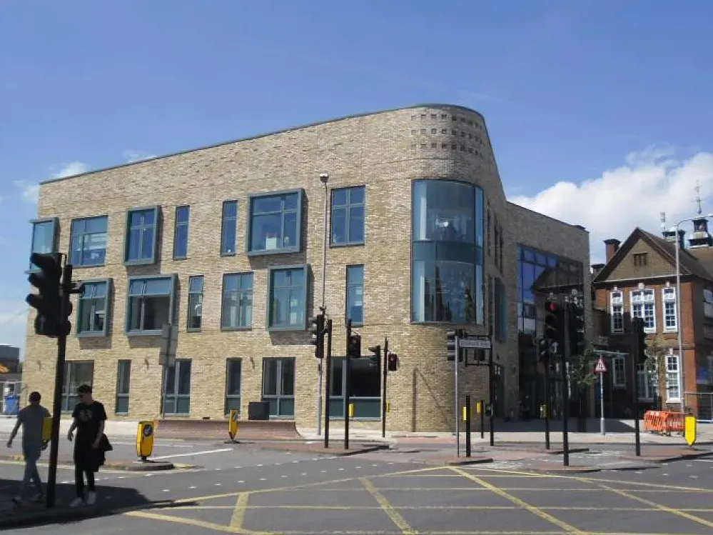 İzmir’de müze ve yaşlı bakım merkezi kurana süper destek