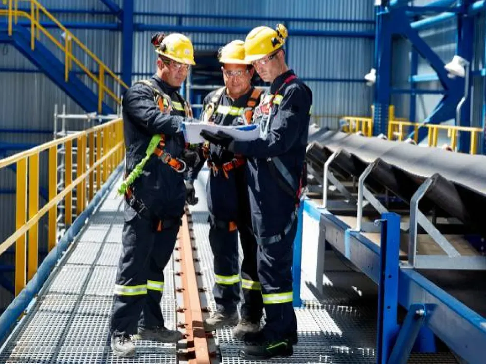 Azeriler büyük işten çıkarmada düğmeye bastı… Ayrılana ekstra 8 maaş!